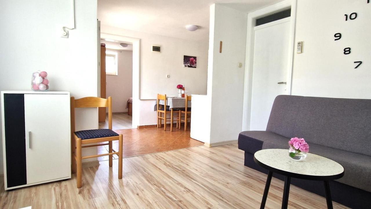 Apartment Jagoda Krk Town Exterior photo